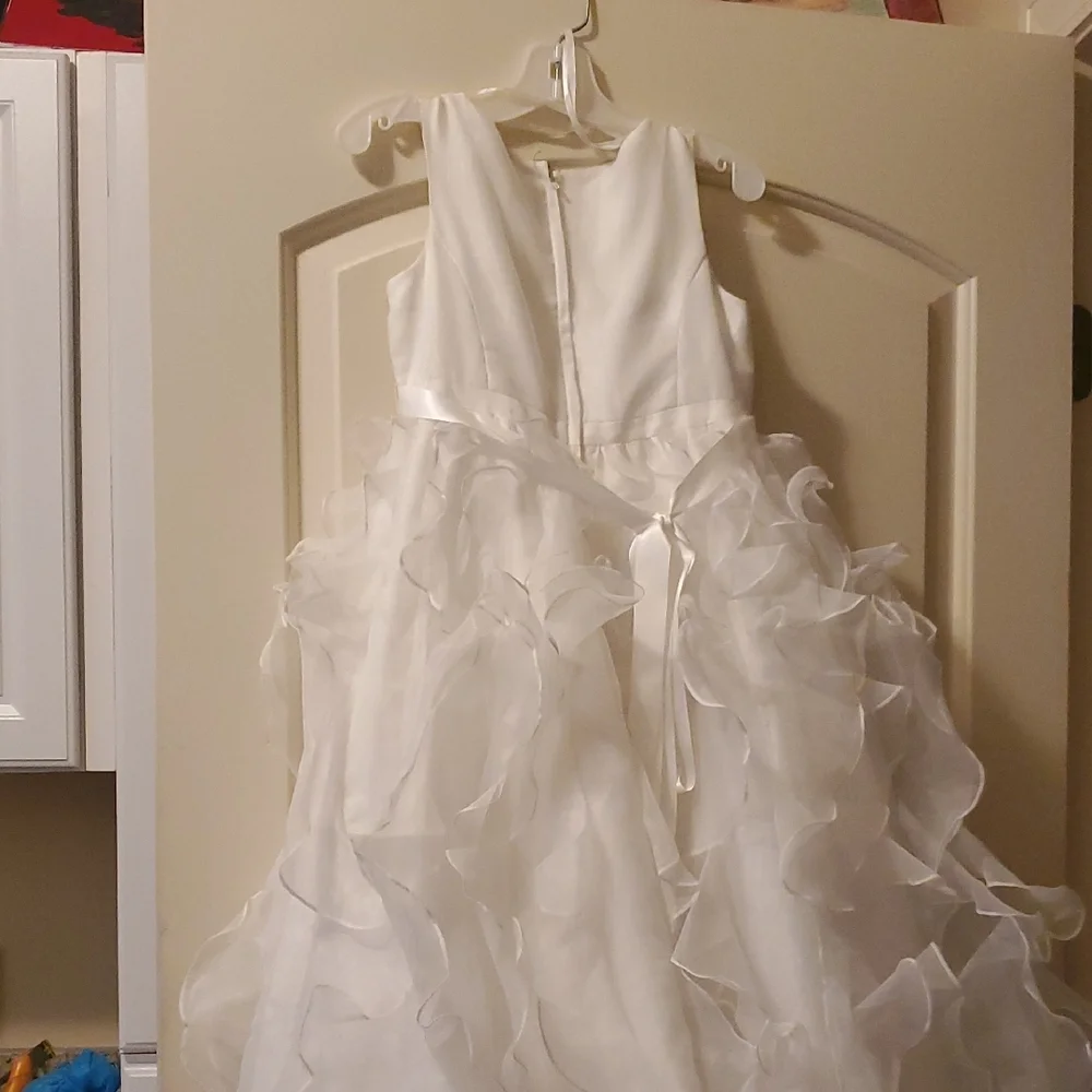 David's Bridal White Ruffled Tulle Flower Girl Dress - Picture 3 of 6
